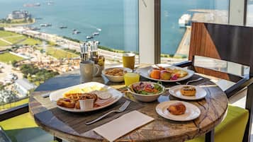 Frokost (SGD 53 per person)