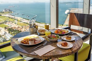 Breakfast (SGD 53 per person) - The Westin Singapore (Singapore)