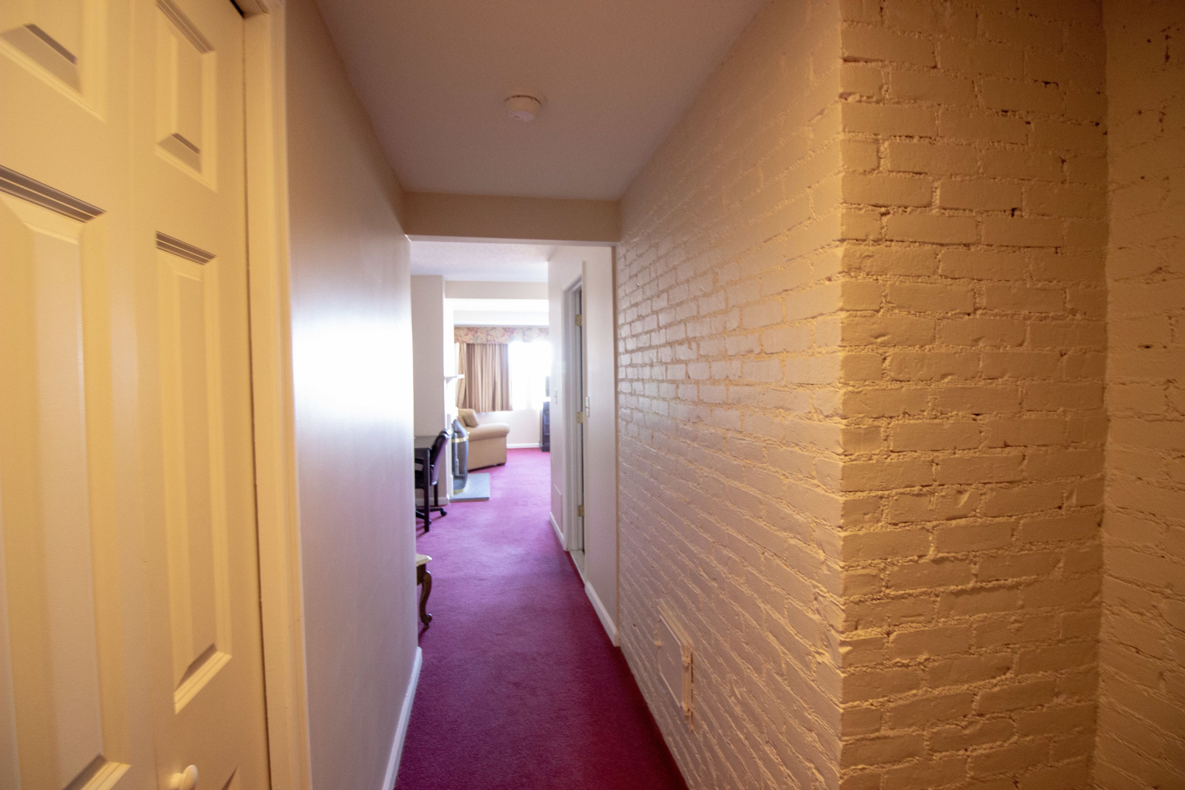 executive suite, 2 queen beds | bathroom | free toiletries, towels