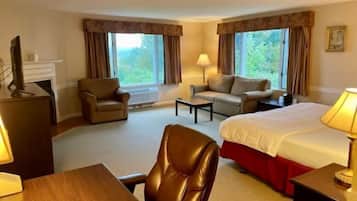 Premium bedding, individually decorated, individually furnished, desk