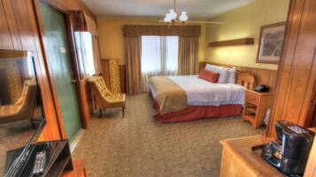 Standard Room, 1 King Bed with Sofa bed | Premium bedding, desk, iron/ironing board, free cribs/infant beds