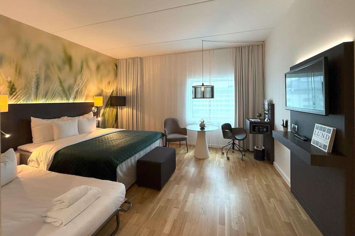 Family Room, 2 Twin Beds, Non Smoking | Pillowtop beds, in-room safe, desk, laptop workspace