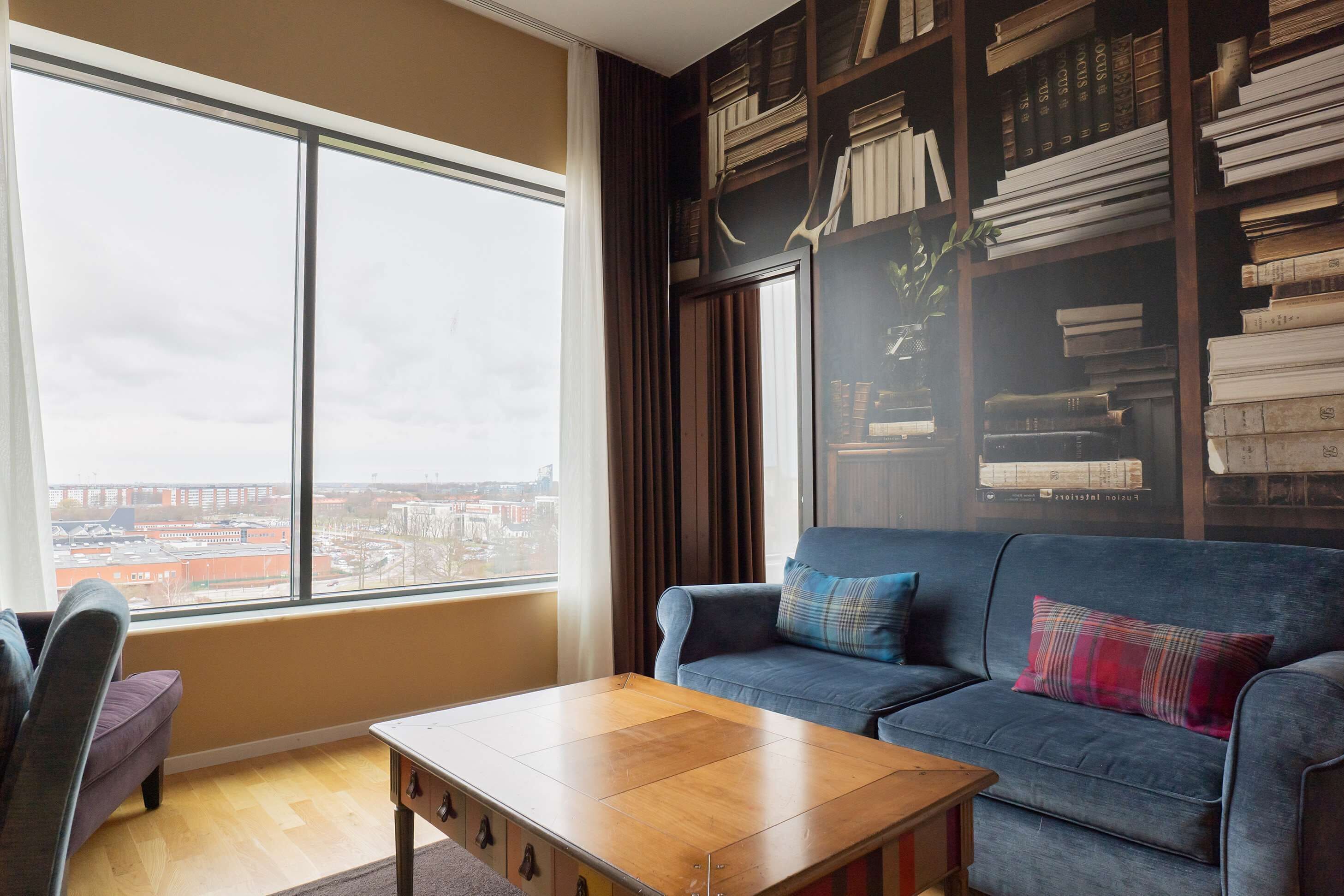 junior suite, 1 king bed, non smoking | pillow-top beds, in-room safe, desk, laptop workspace