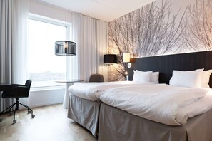 Pillowtop beds, in-room safe, desk, laptop workspace - Best Western Plus Park City Lund (Lund)