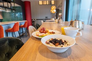 Free daily buffet breakfast  - Best Western Plus Park City Lund (Lund)