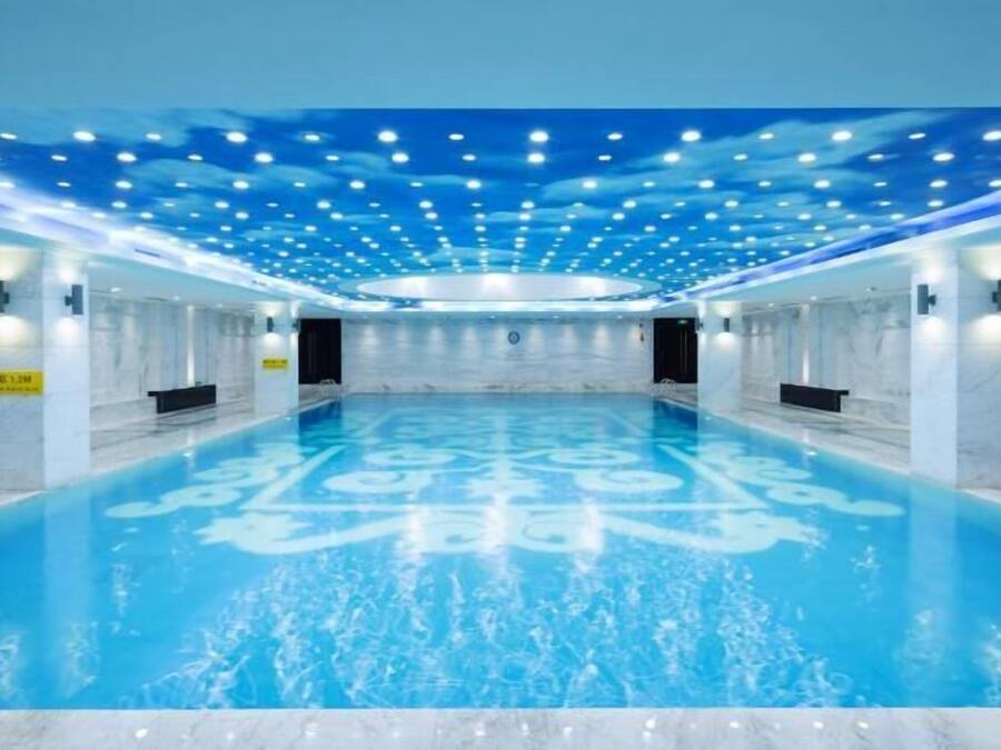 Piscine couverte, piscine extérieure