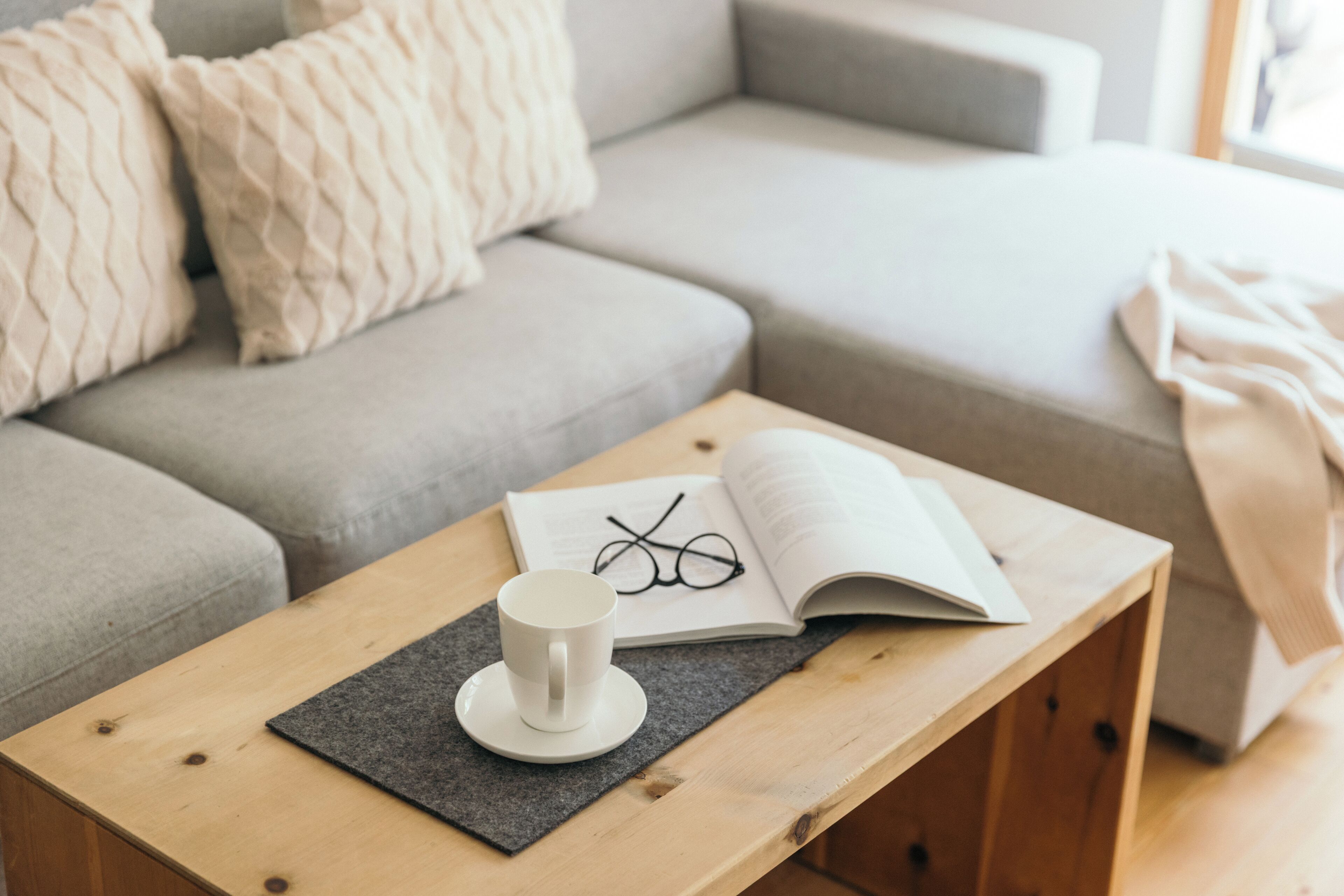 family apartment (charme) | living area | flat-screen tv, ping pong, heated floors