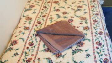 Free WiFi, bed sheets