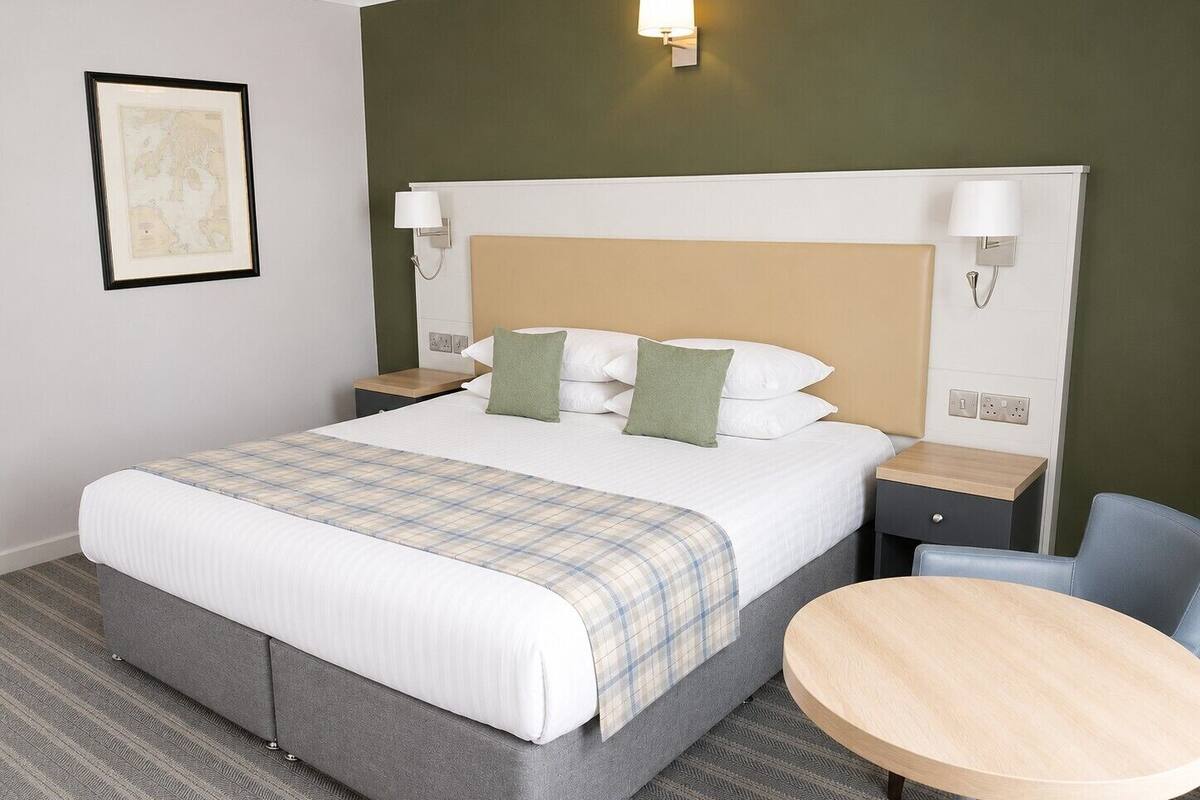 Double Room | Desk, iron/ironing board (on request), WiFi (free), bed sheets
