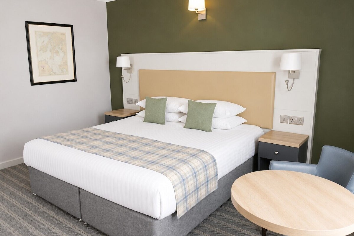 Double Room | Desk, iron/ironing board (on request), WiFi (free), bed sheets