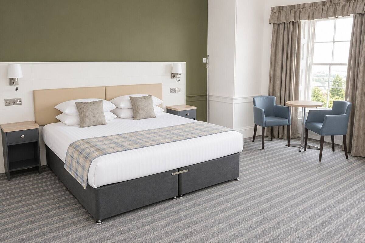 Double or Twin Room | Desk, iron/ironing board (on request), WiFi (free), bed sheets