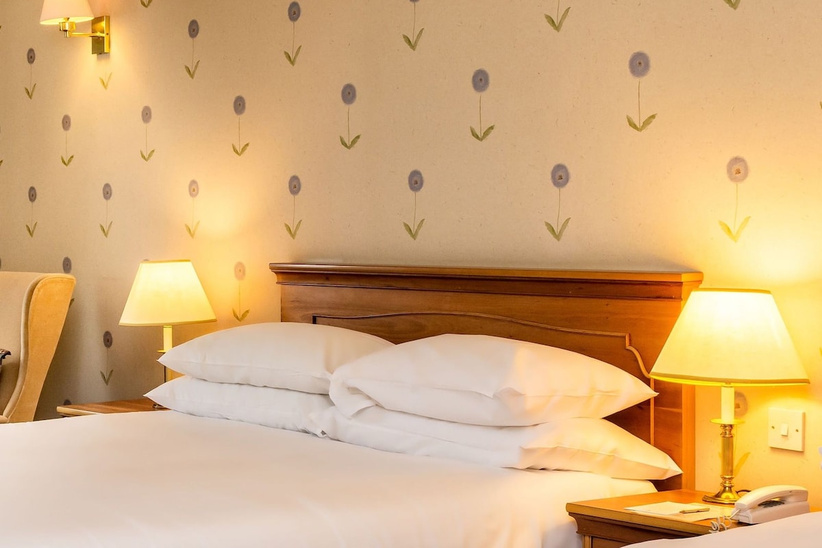 Desk, iron/ironing board (on request), free WiFi, bed sheets