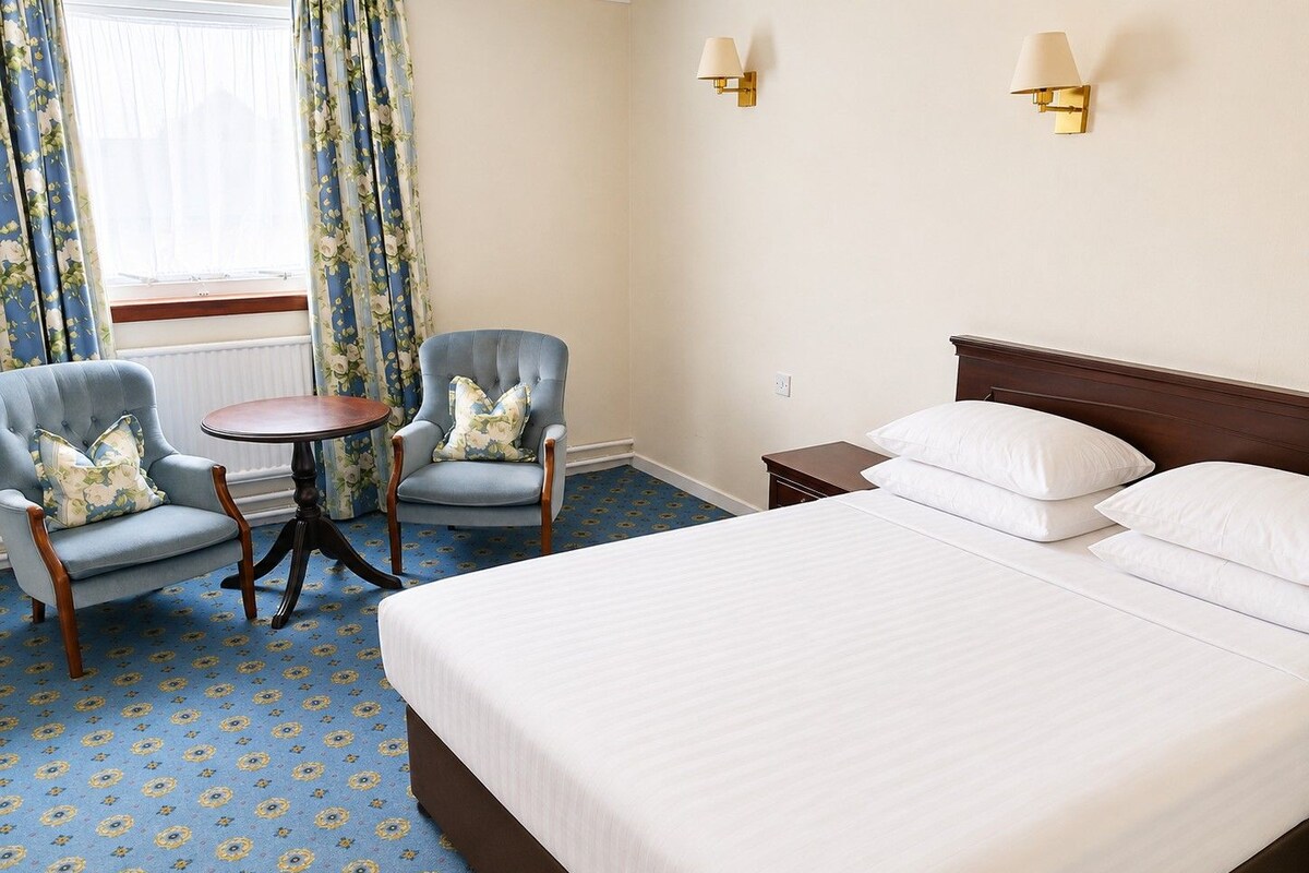 Classic Double Room | Desk, iron/ironing board (on request), WiFi (free), bed sheets
