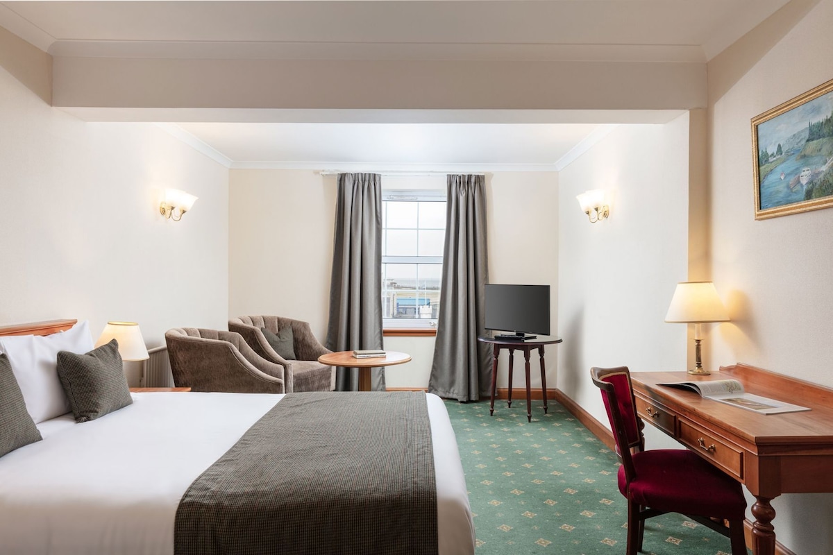 Desk, iron/ironing board (on request), free WiFi, bed sheets
