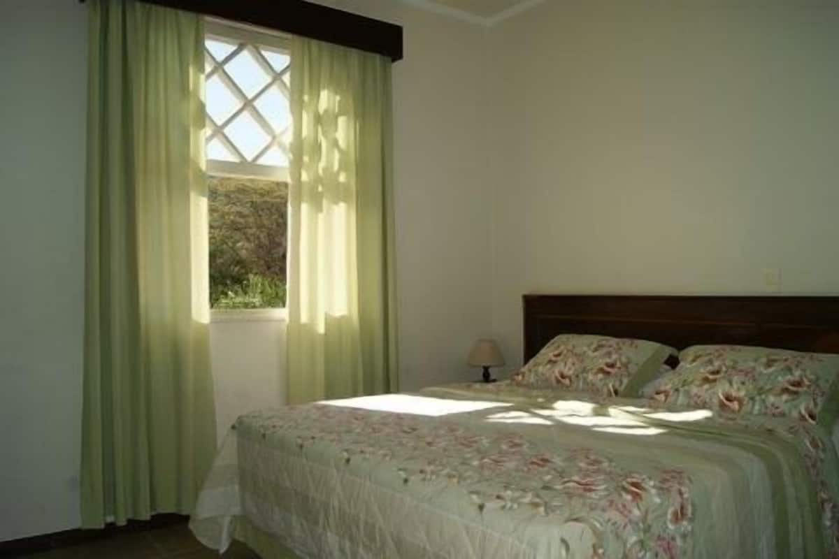 Standard Room | Cribs (free), rollaway beds (surcharge), WiFi (free)