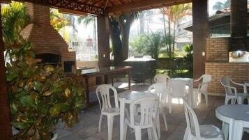 Breakfast, lunch, dinner served; Mediterranean cuisine