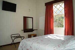 Standard Room | Free cots/infant beds, rollaway beds, free WiFi - Grande Hotel do Lago (Águas de Lindóia)