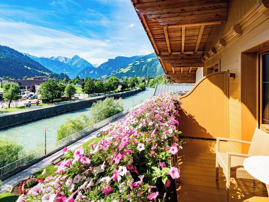 Brankas, Wi-Fi gratis, dan seprai linen