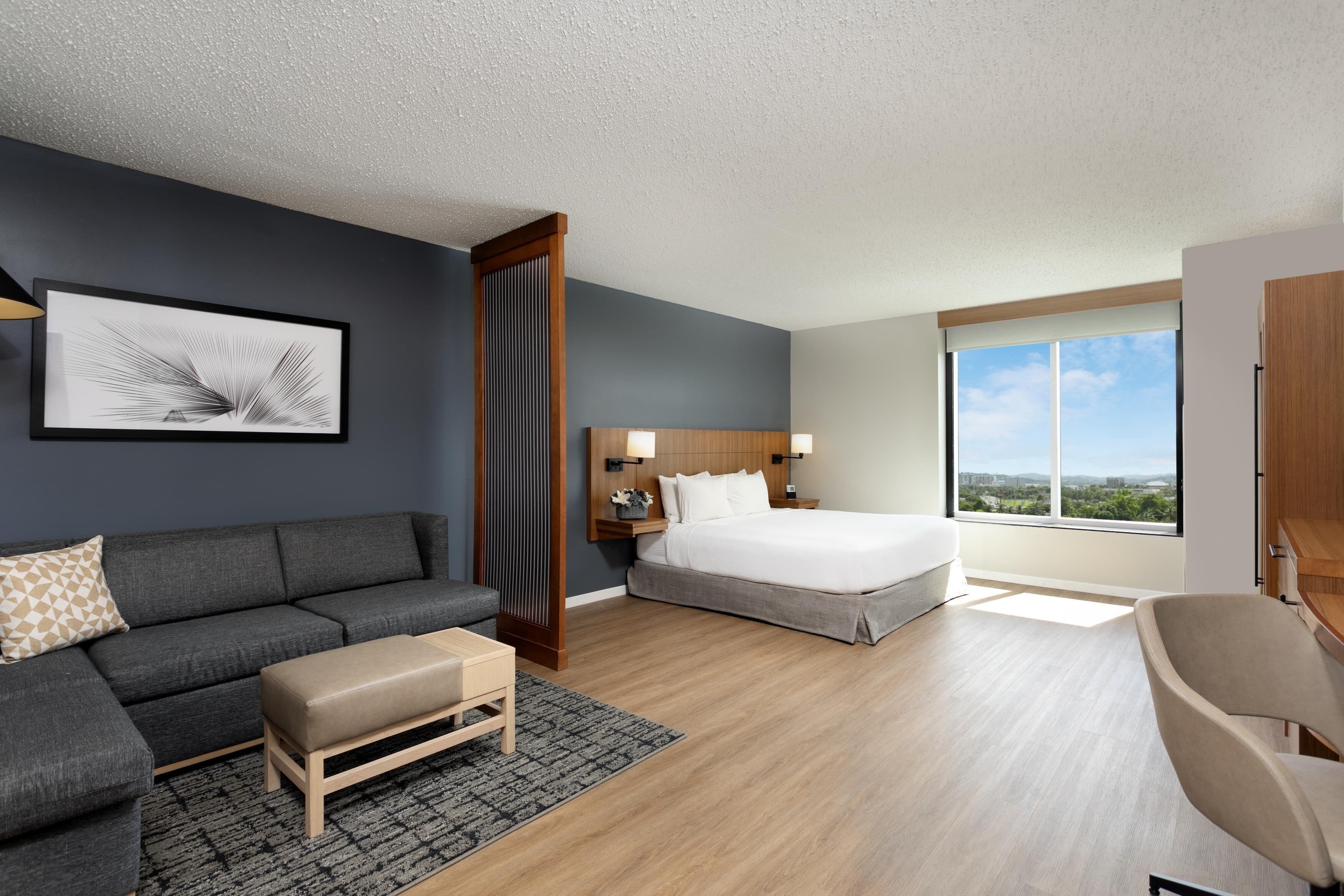 room, 1 king bed, accessible | in-room safe, desk, soundproofing, iron/ironing board