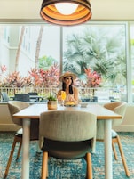 Café da manhã com buffet grátis todos os dias