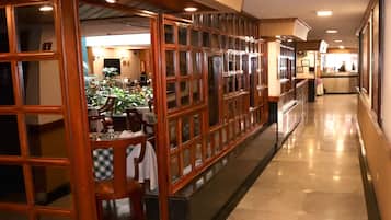 Frühstück, Mittagessen und Abendessen