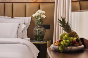 Habitació doble o amb dos llits individuals prèmium | Roba de llit d'alta qualitat, minibar i caixa forta a l'habitació 