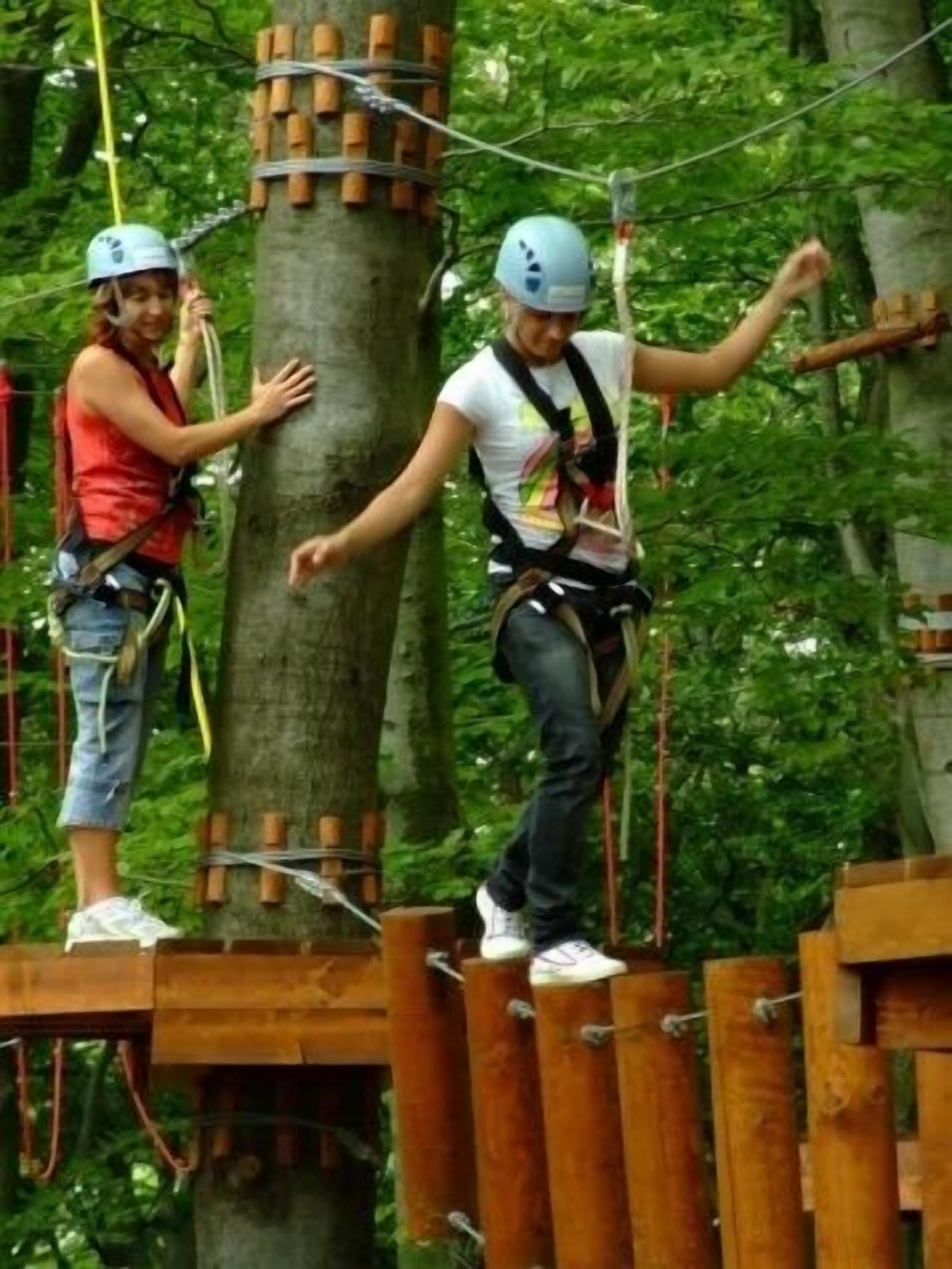 ropes course (team building)
