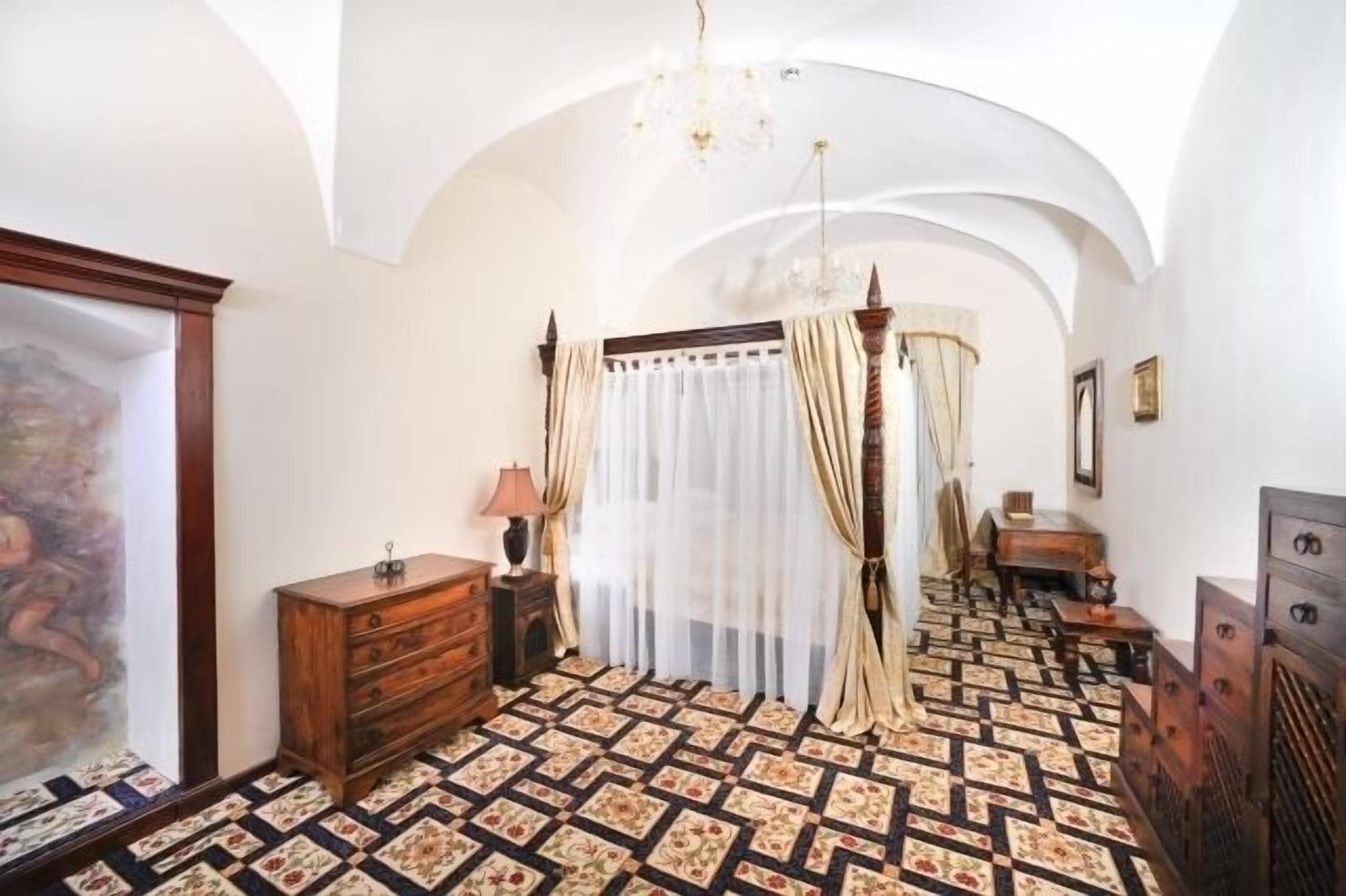 family apartment, 1 bedroom | 1 bedroom, minibar, in-room safe, desk