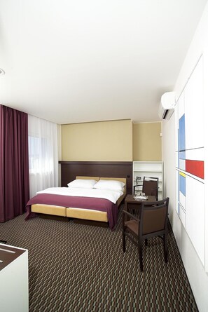 Business Double or Twin Room | Blackout curtains, iron/ironing board, free cots/infant beds, free WiFi - Hotel Rottal (Otrokovice)