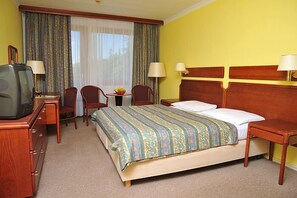 ผ้าม่านกันแสง, เปล/เตียงเด็กอ่อน, Wi-Fi ฟรี, ผ้าปูที่นอน