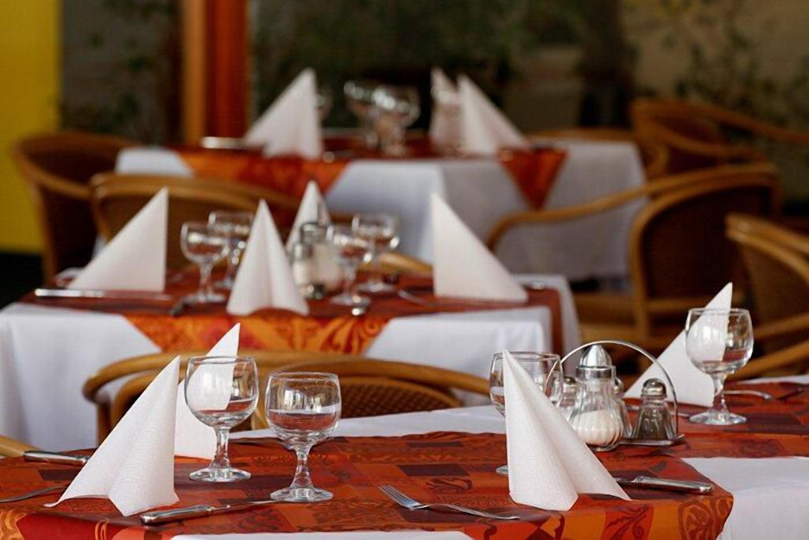 Breakfast, lunch, dinner served; Regional cuisine, alfresco dining 