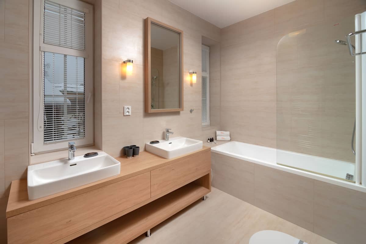 superior suite | minibar, in-room safe, desk, iron/ironing board