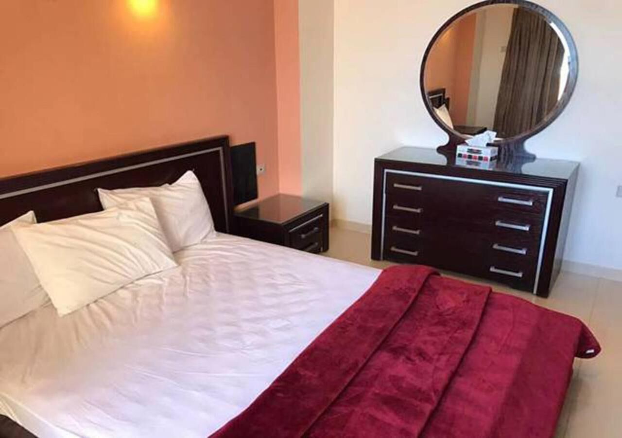 premium bedding, in-room safe, desk, iron/ironing board