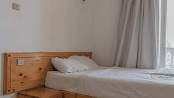 Premium bedding, in-room safe, desk, iron/ironing board