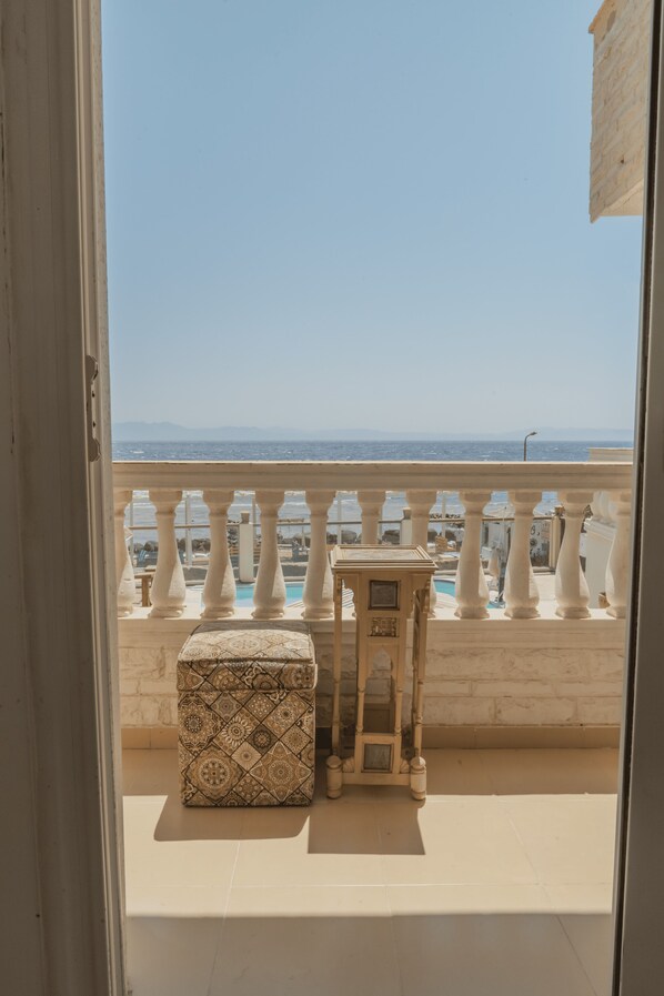 Literie de qualité supérieure, coffres-forts dans les chambres, bureau