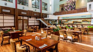 Free daily buffet breakfast