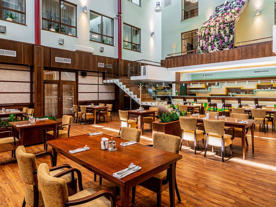 Daily buffet breakfast (CZK 175 per person)