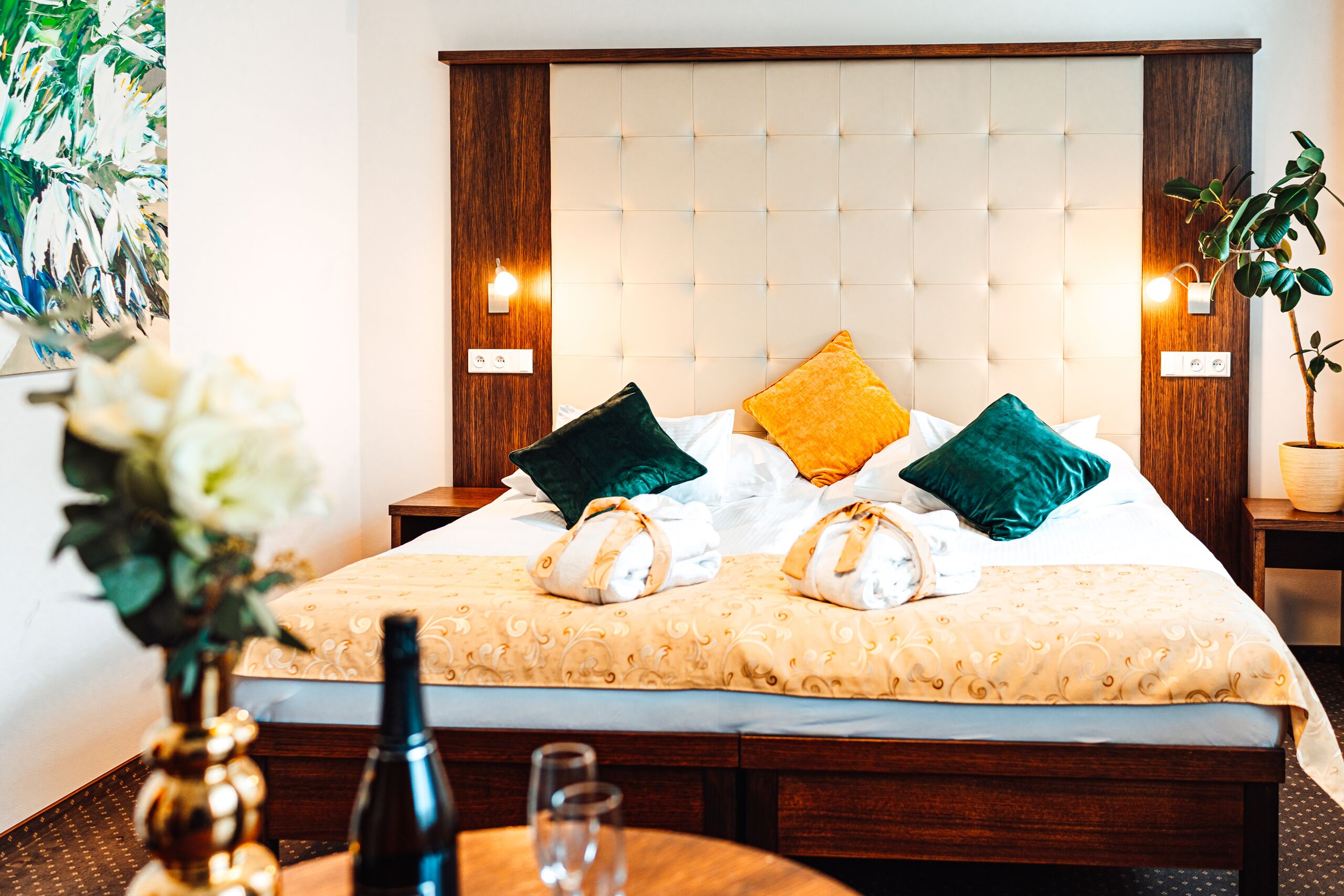 family studio suite, 1 bedroom, kitchenette | minibar, in-room safe, desk, blackout curtains