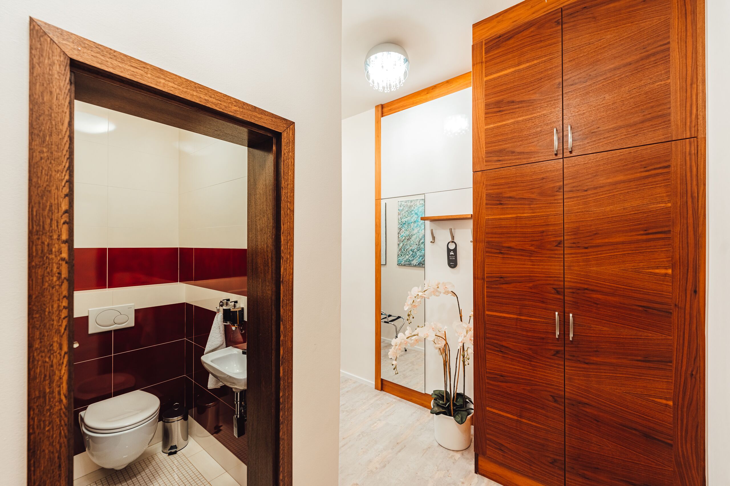 honeymoon suite (spa access) | minibar, in-room safe, desk, blackout curtains