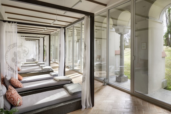 Sauna, hot tub, Turkish bath, facials