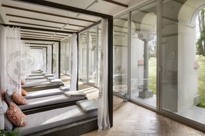 Sauna, hot tub, Turkish bath/hammam, facials