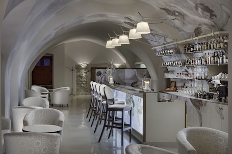 Bar (on property). Chateau Herálec Boutique Hotel & Spa by L'OCCITANE