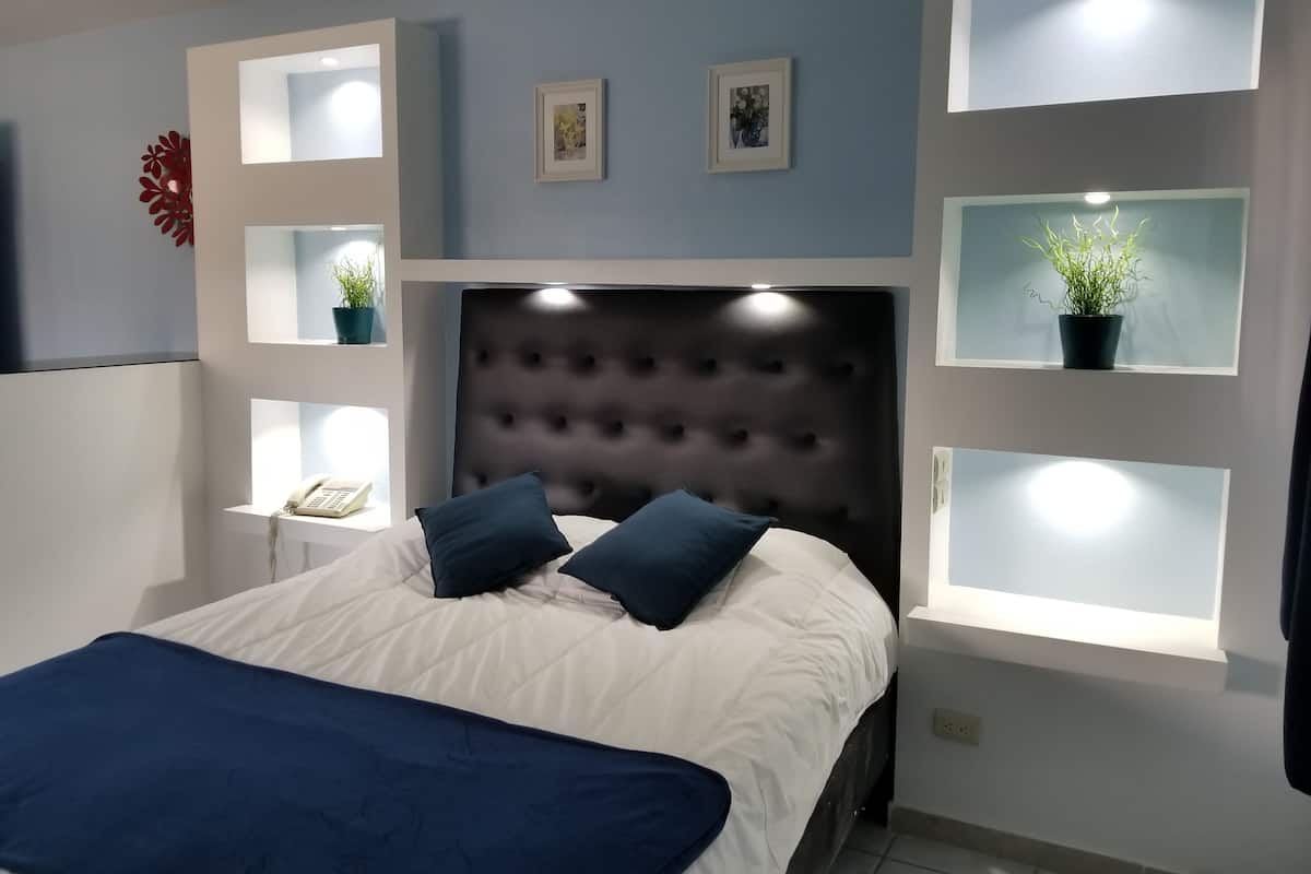 Basic Twin Room | Laptop workspace, free WiFi, bed sheets