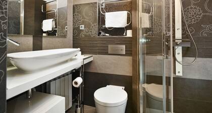 Central Downtown Apartments by Irundo