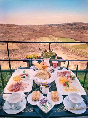 Breakfast meal - Villa Borgo B&B (Motovun)