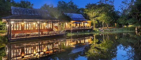 Frühstück, Mittagessen, thailändische Küche, Speisen im Freien