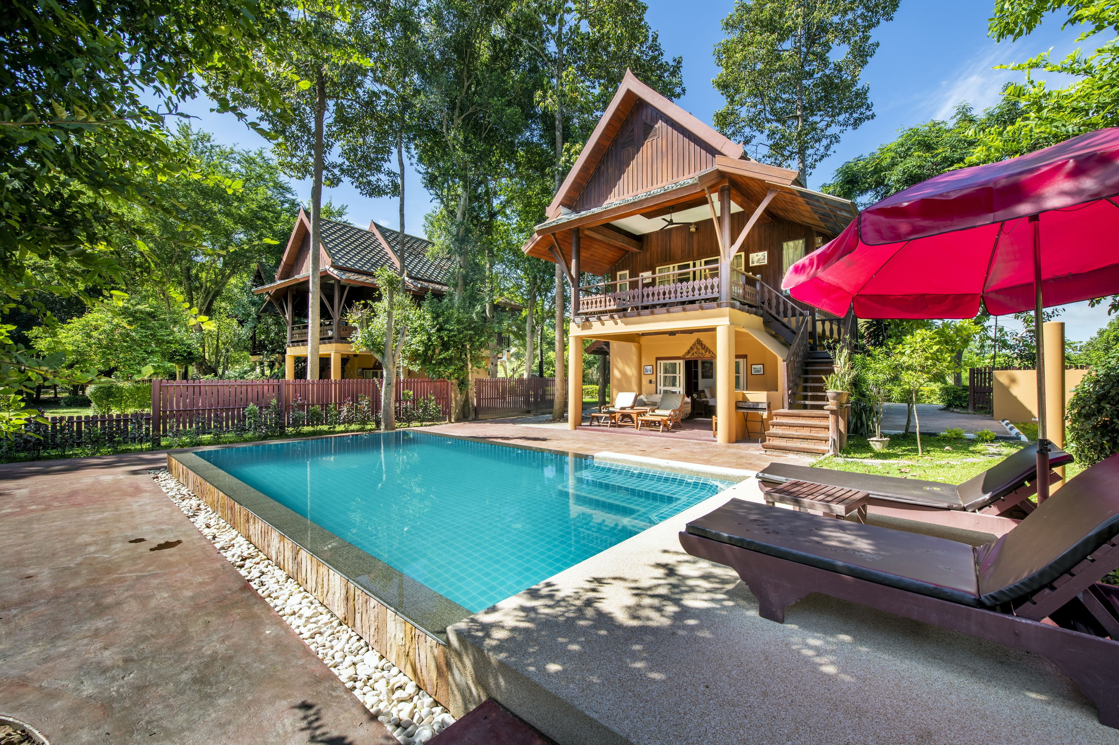 Wooden Glory Pool Villa 2 Bedroom | Minibar (con algunos artículos gratuitos), caja fuerte, escritorio