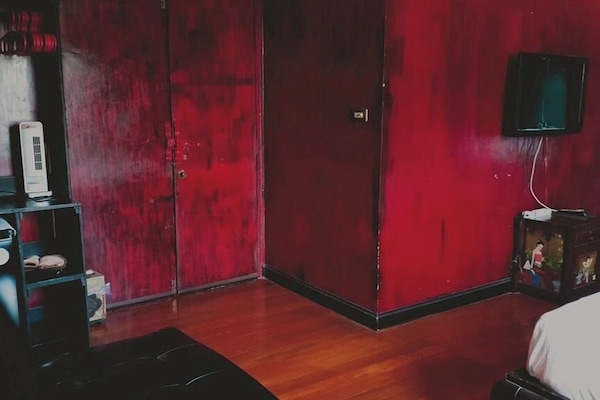 Suite | Badkamer | Gratis toiletartikelen, een haardroger, pantoffels, handdoeken