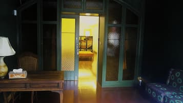 Suíte | Roupas de cama premium, frigobar, cofres nos quartos, escrivaninha