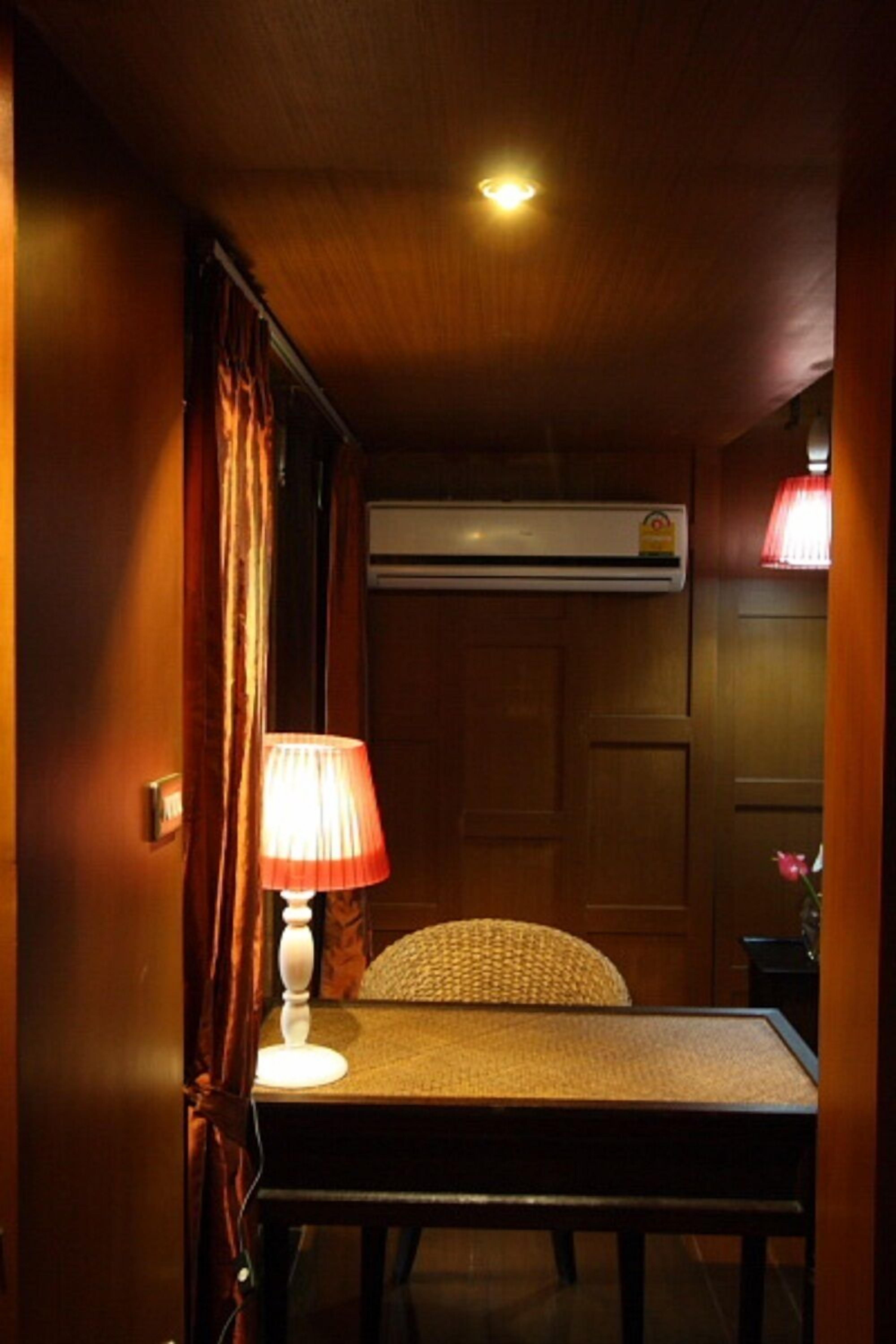 suite | premium bedding, minibar, in-room safe, individually decorated